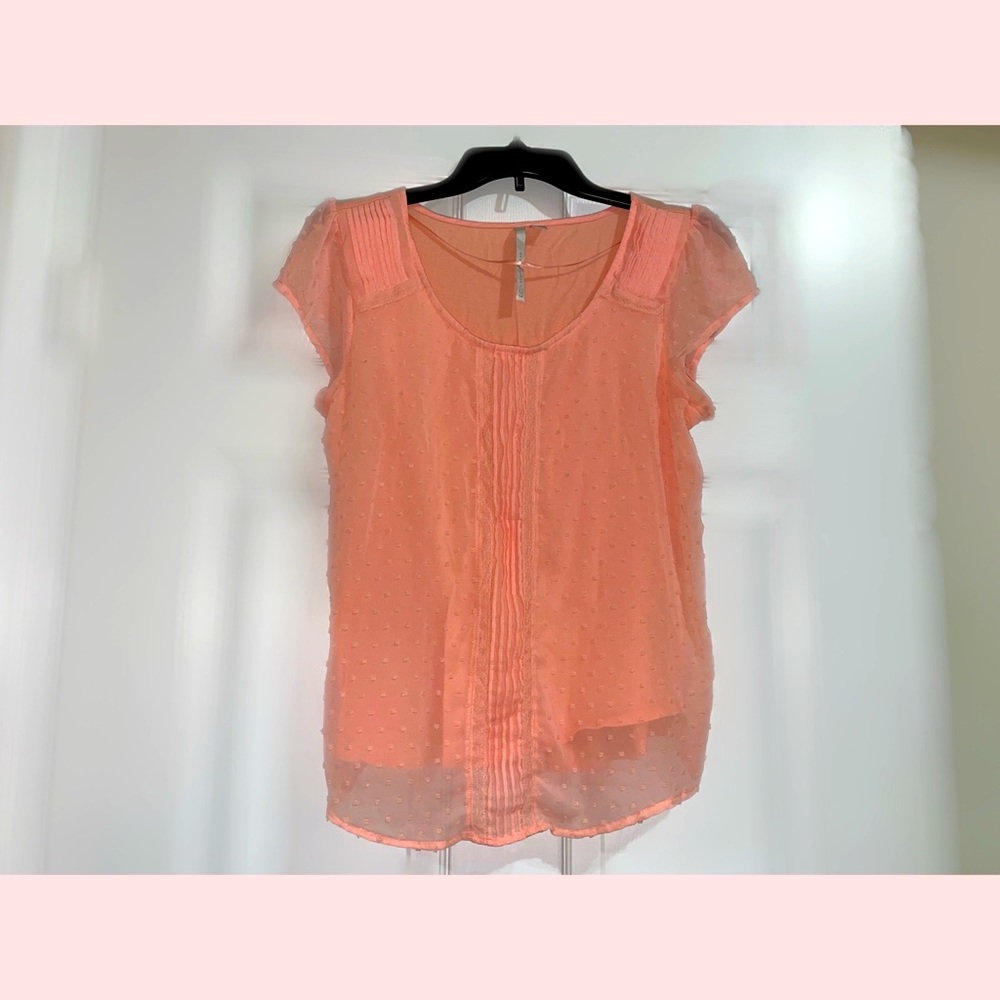 Peach blouse ✨